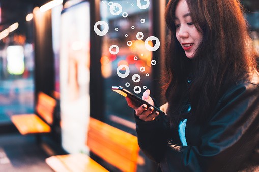 7 biểu hiện cho thấy bạn đang nghiện mạng xã hội