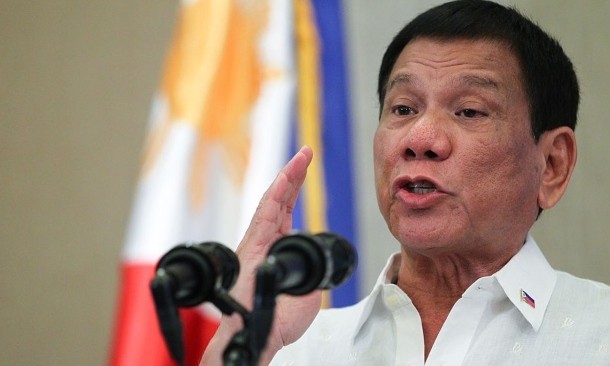 dap tra trung quoc philippines tuyen bo khong de mat du chi 1 cm lanh tho