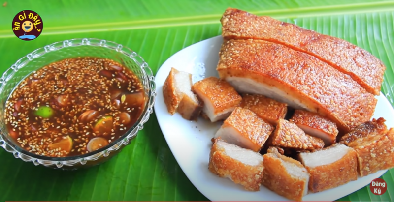 Cách làm thịt heo quay giòn bì bằng chảo như ngoài hàng