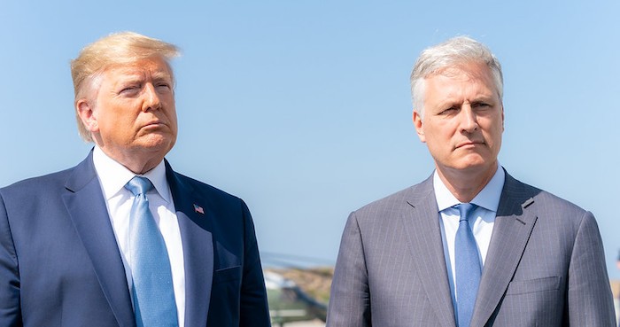 trung quoc ngan tong thong trump tai dac cu bang cac cuoc tan cong mang