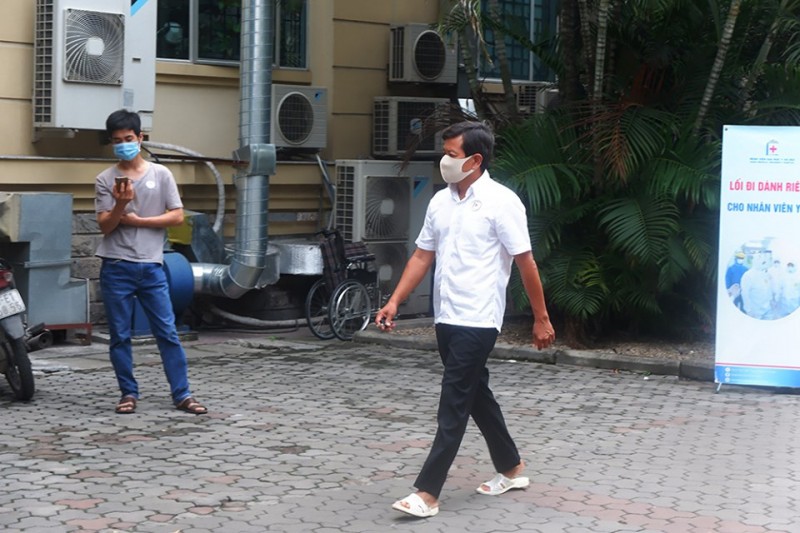 Ảnh chụp màn hình báo Dân Việt 1842-ong-doan-ngoc-hai-toi-giup-nguoi-ngheo-that-su-chu-khong-phai-lam-mau-anh-3-1599113338-661-width960height640