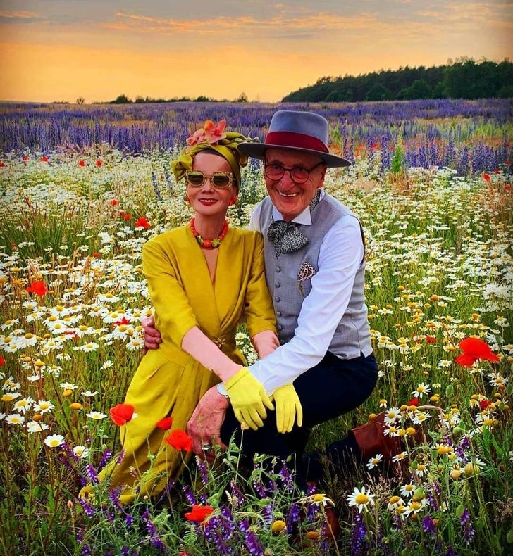 Một cặp vợ chồng cao tuổi đến từ Đức ăn mặc rất sành điệu