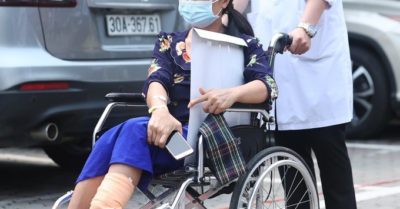 Ông Đoàn Ngọc Hải ngủ trên vô lăng chở bệnh nhân nghèo