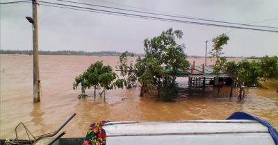 Người dân vùng lụt miền Trung: ‘Lũ ni là trắng tay rồi’