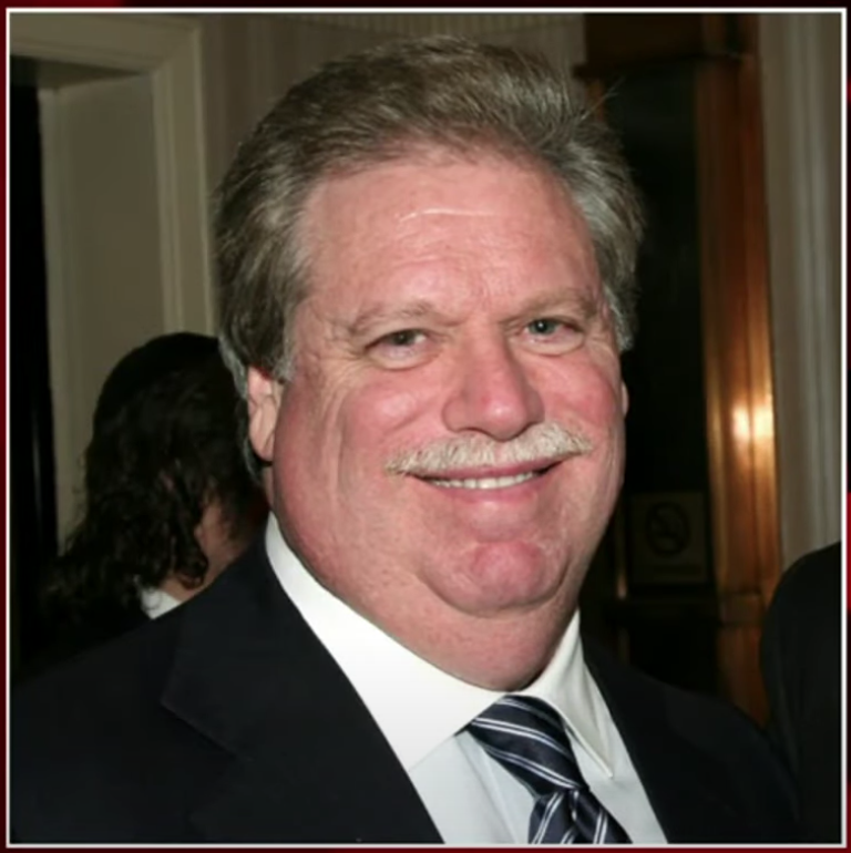 Ông Elliott Broidy (ảnh chụp màn hình Youtube). 3734-screen-shot-2020-10-09-at-063355