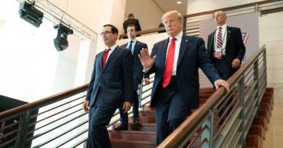 Chính quyền Trump trừng phạt 11 quan chức Trung Quốc phá hoại tự do của Hồng Kông