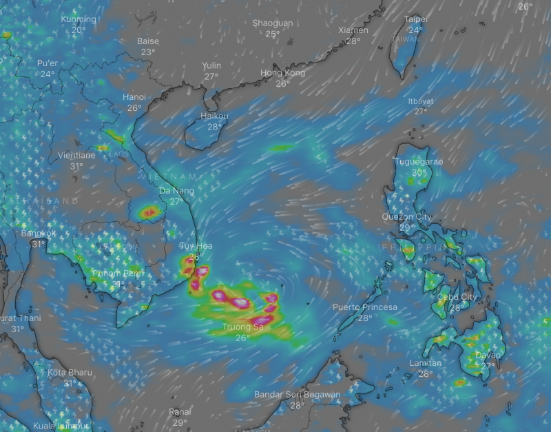 Liên tiếp 2 áp thấp nhiệt đới đổ bộ vào Miền Trung gây mưa lũ lớn, ngập lụt