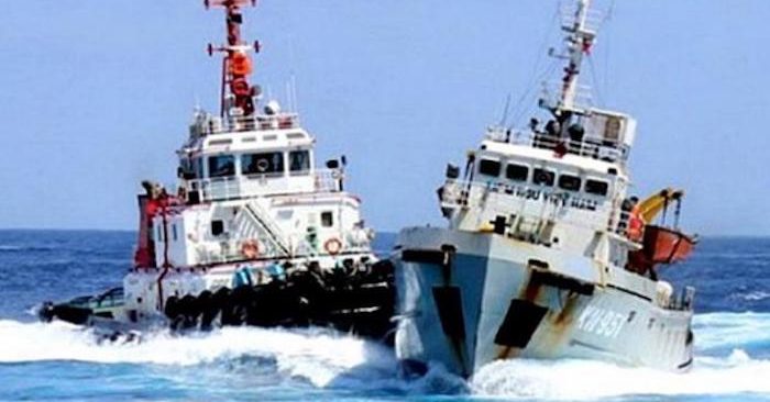 Hải cảnh Trung Quốc tấn công một tàu Việt Nam