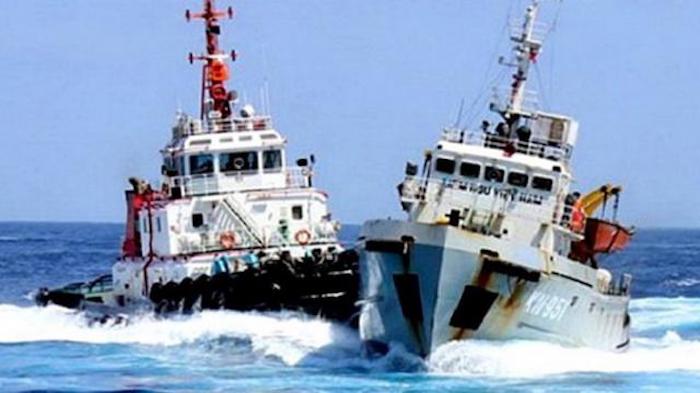 Hải cảnh Trung Quốc tấn công một tàu Việt Nam