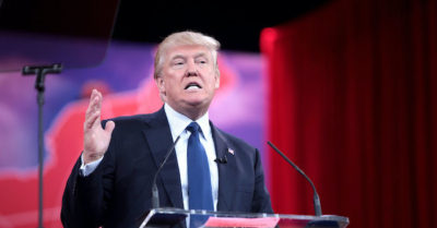 Chính quyền Trump trừng phạt 2 công ty Trung Quốc giao dịch với Iran