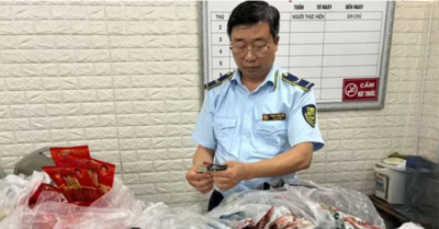 Phát hiện hơn 3.700 sản phẩm đồ ăn vặt nghi nhập lậu, chủ yếu bán cho học sinh