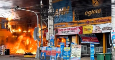 Cháy lớn siêu thị điện máy tại Long Thành, khói đen bao trùm