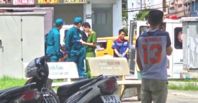 Người đàn ông tử vong trên vỉa hè TP.HCM, cảnh sát trích xuất camera điều tra